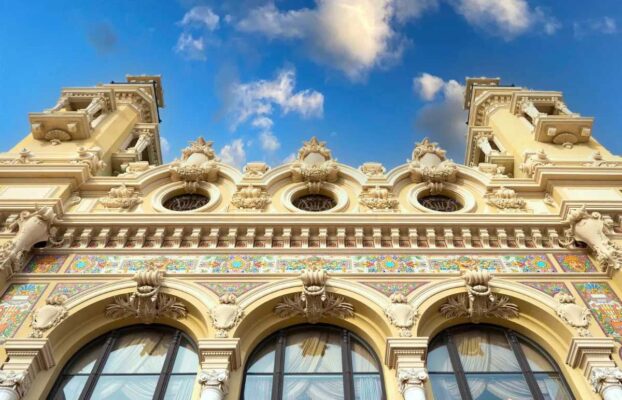 Relations presse pour banque privée : comment renforcer la réputation, rassurer les clients et développer la confiance