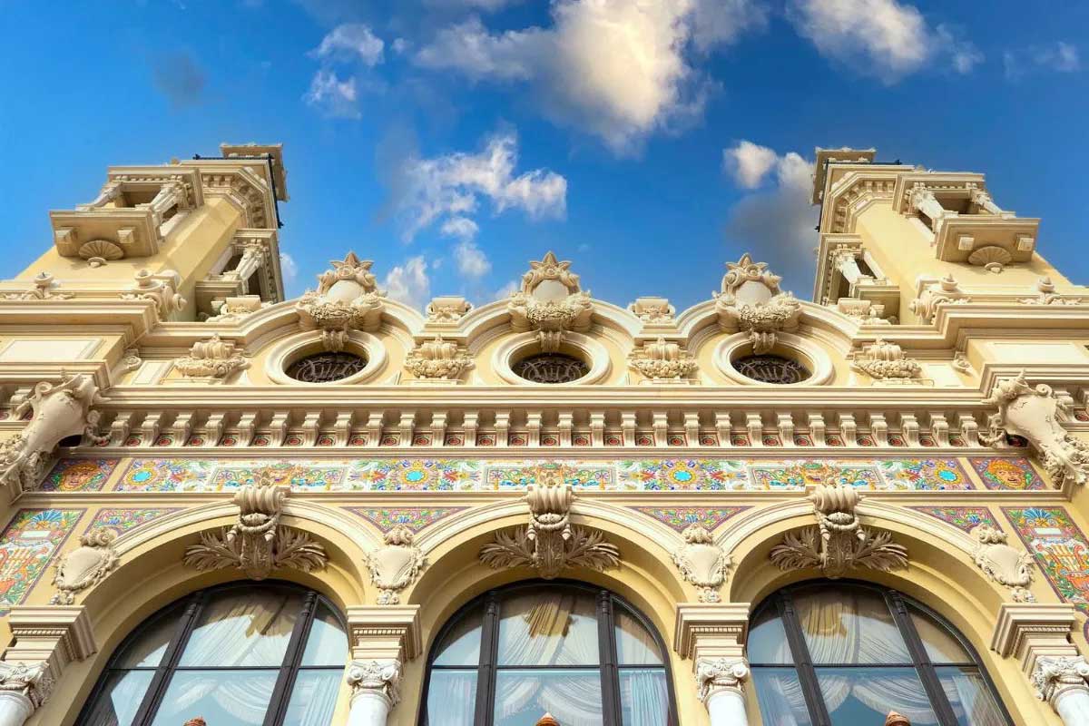 Relations presse pour banque privée : comment renforcer la réputation, rassurer les clients et développer la confiance